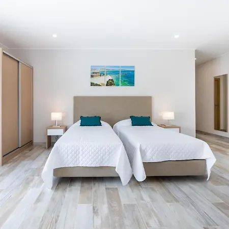 Casa Praias 4* 라고스