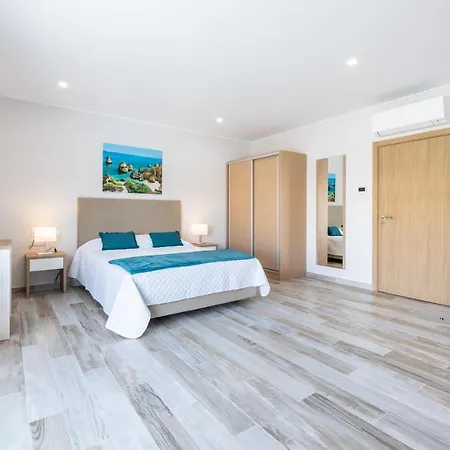 Casa Praias Konukevi 4*